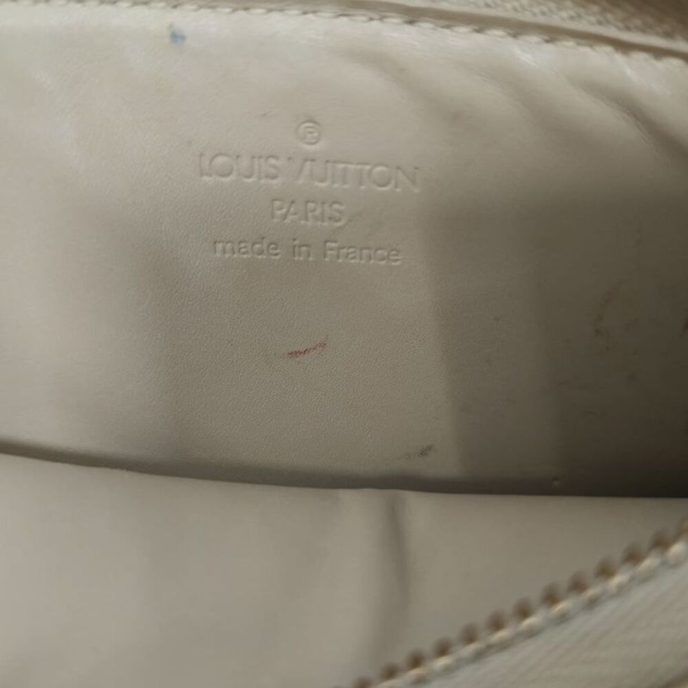 Louis Vuitton Lexington Monogram Pochette Bag in Beige Patent Leather - Picture 8 of 12